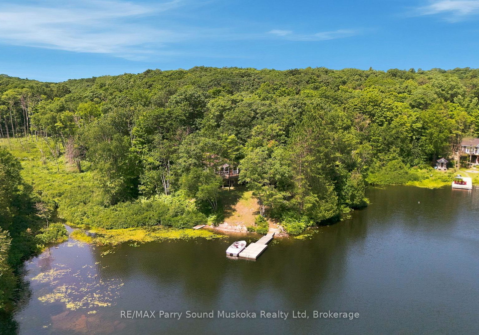 889-185-wa-horseshoe-lake-seguin-ontario-x13626778