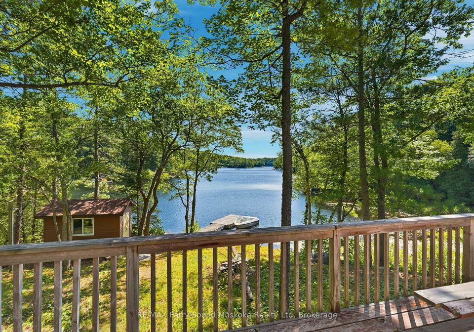 889-185-wa-horseshoe-lake-seguin-ontario-x13626778