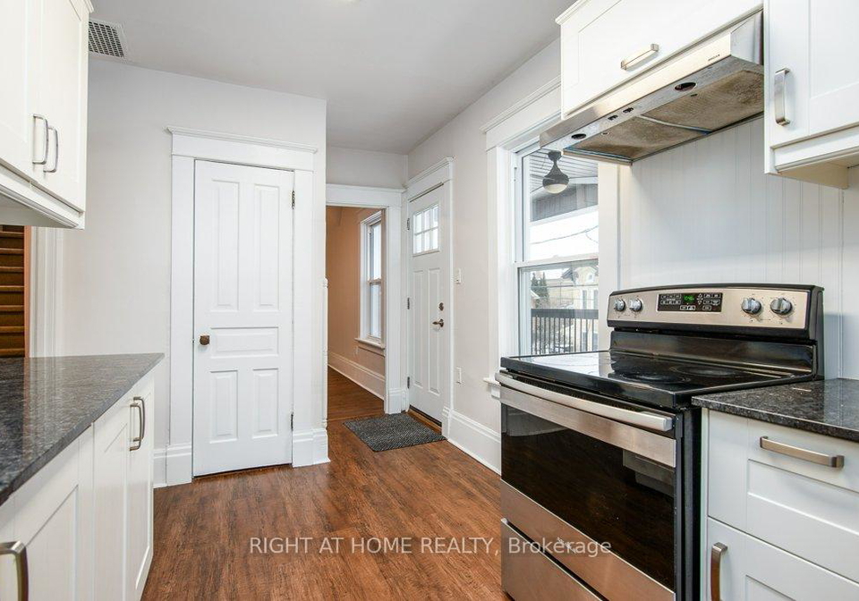 2-94-scott-street-kitchener-ontario-x13626930