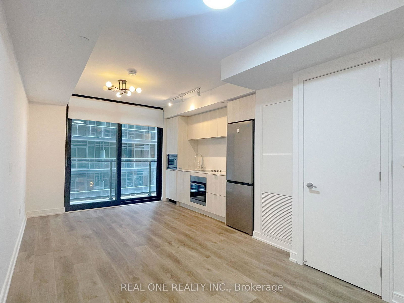1-jarvis-street-hamilton-ontario-x13627666