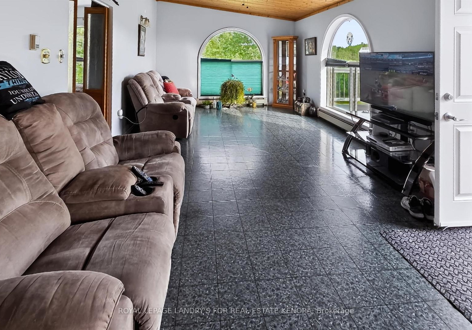 3188-highway-596-kenora-remote-area-ontario-x13627712