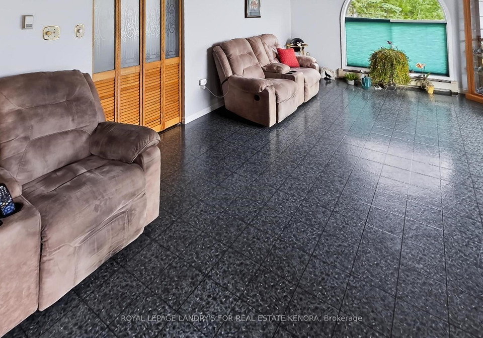 3188-highway-596-kenora-remote-area-ontario-x13627712