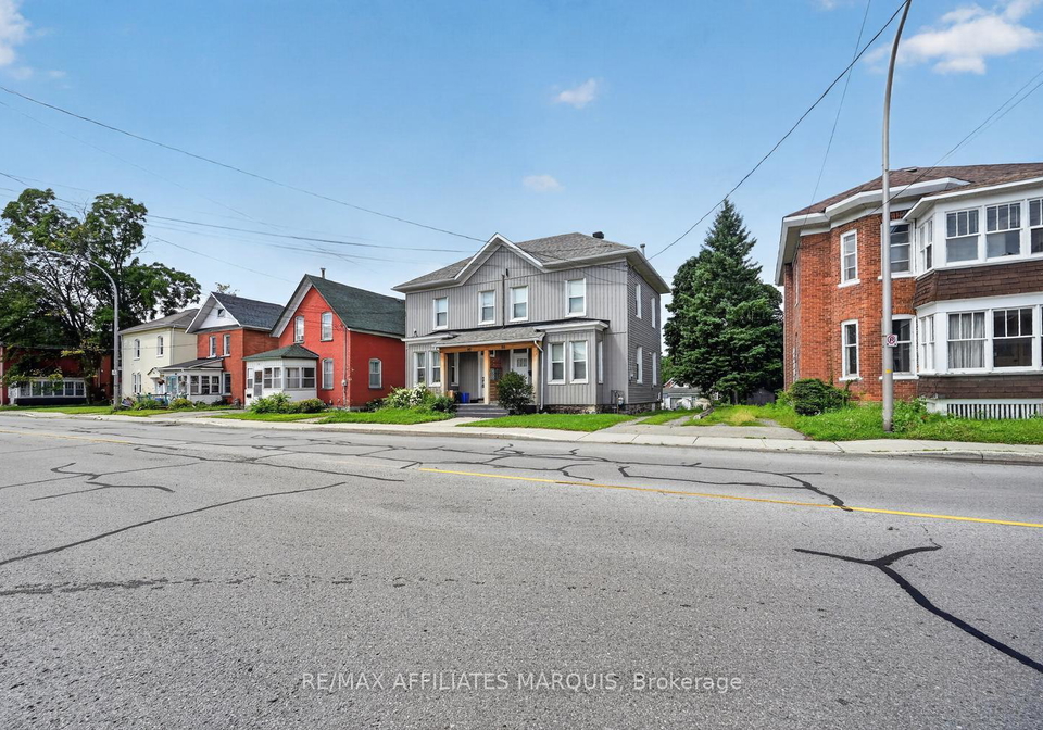 88-brockville-street-smiths-falls-ontario-x13627750