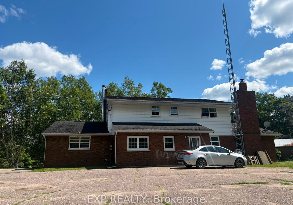 16-civic-street-killaloe-hagarty-and-richards-killaloe-hagarty-and-richards-ontario-x13627836