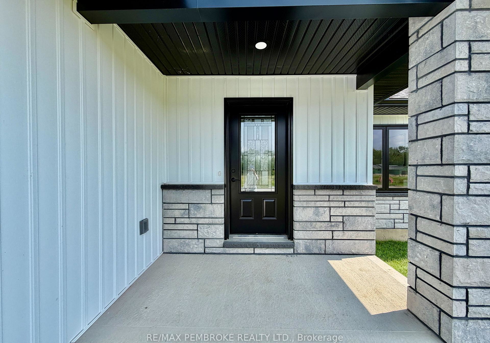 62-eddy-crescent-e-pembroke-ontario-x13628044