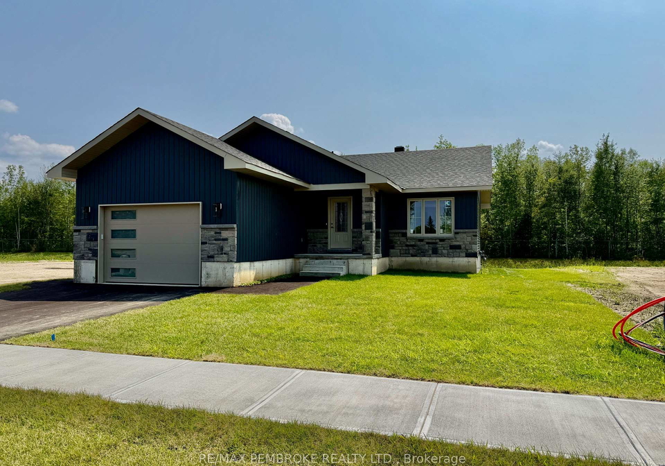 13-eddy-crescent-pembroke-ontario-x13628046