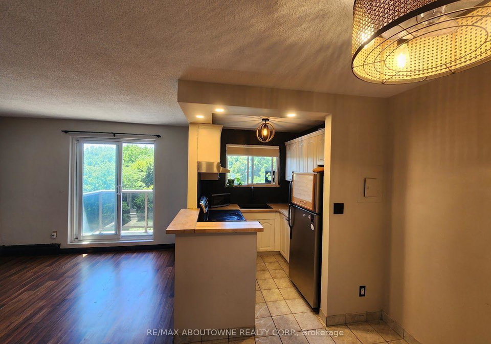 2373-king-street-e-hamilton-ontario-x13628572