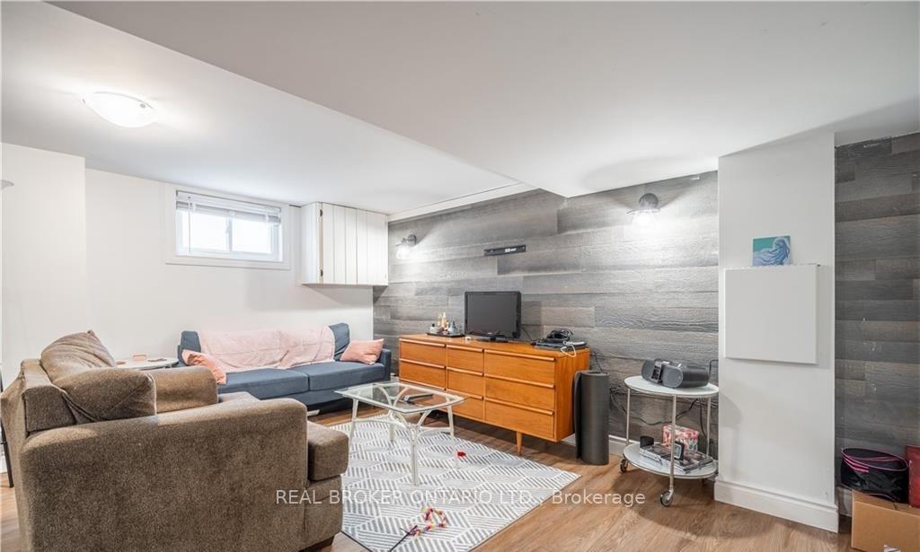 301-wallace-avenue-s-welland-ontario-x13628624