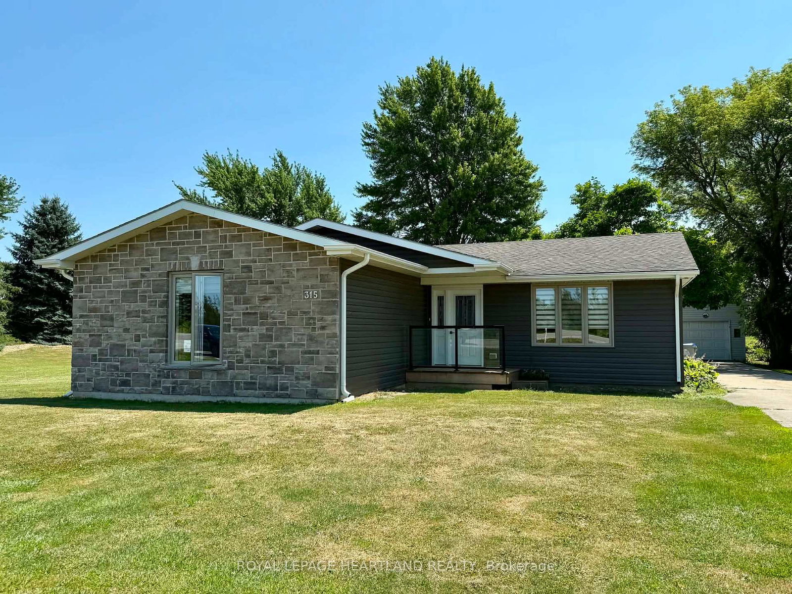 315-main-street-lambton-shores-ontario-x13628670