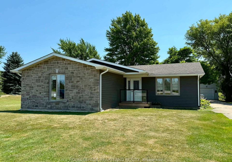 315-main-street-lambton-shores-ontario-x13628670