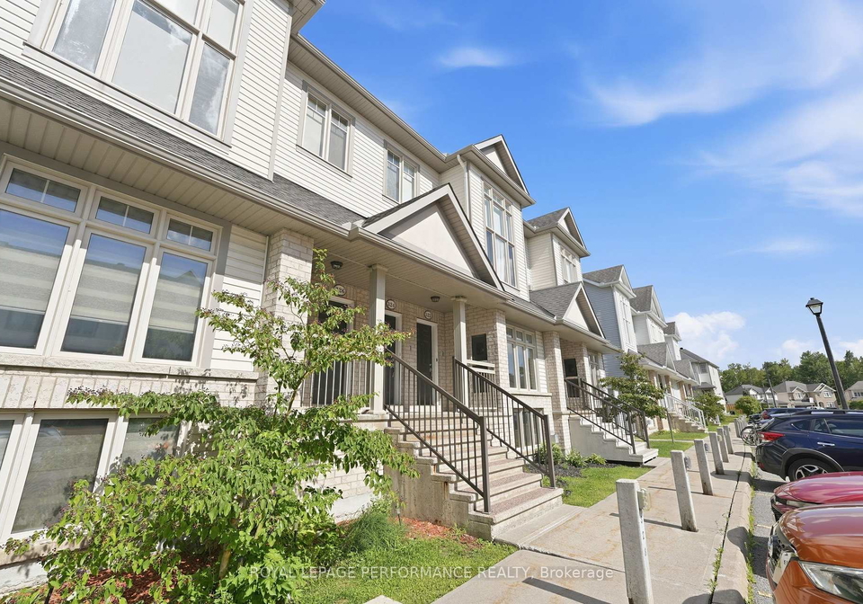 322-galston-private-ottawa-ontario-x13628690