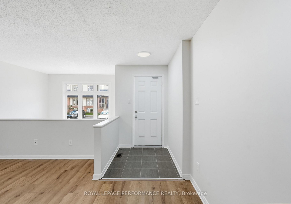 322-galston-private-ottawa-ontario-x13628690
