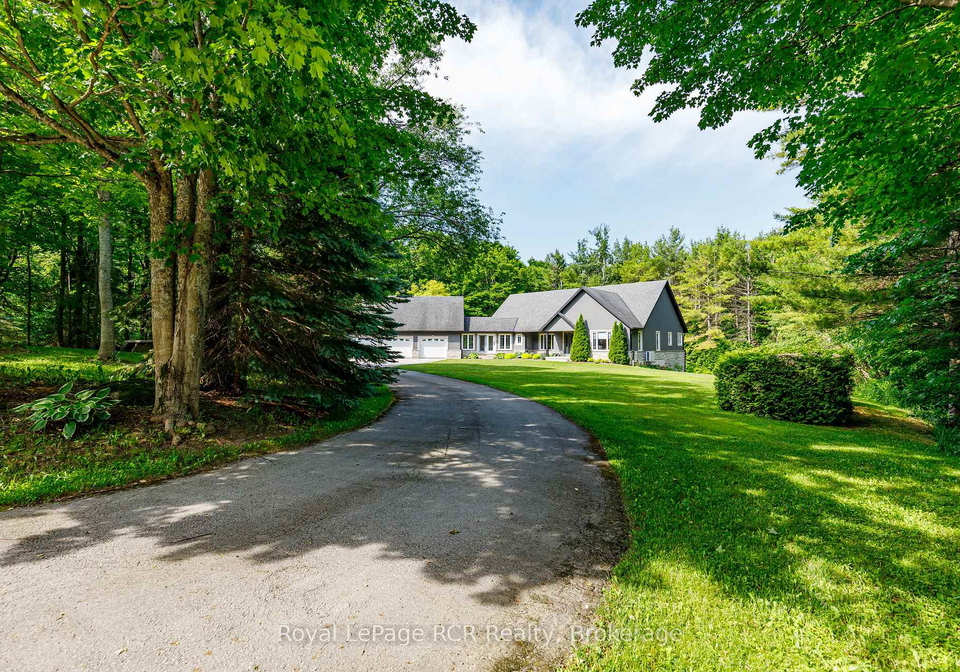 595530-4th-line-blue-mountains-ontario-x13628744