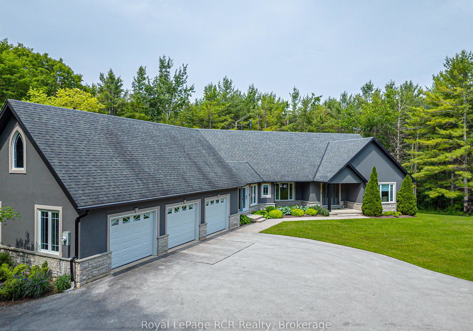 595530-4th-line-blue-mountains-ontario-x13628744