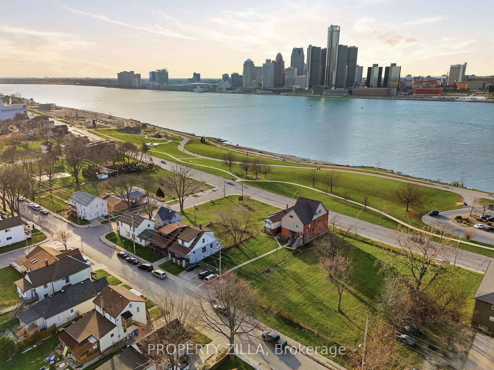 819-829-riverside-drive-e-windsor-ontario-x13629128