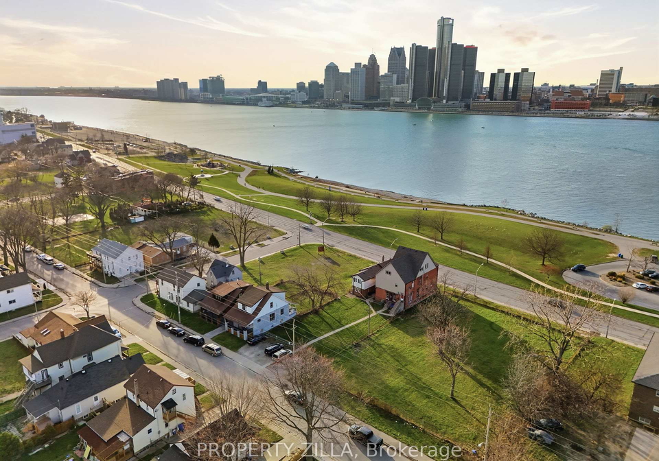 819-829-riverside-drive-e-windsor-ontario-x13629128