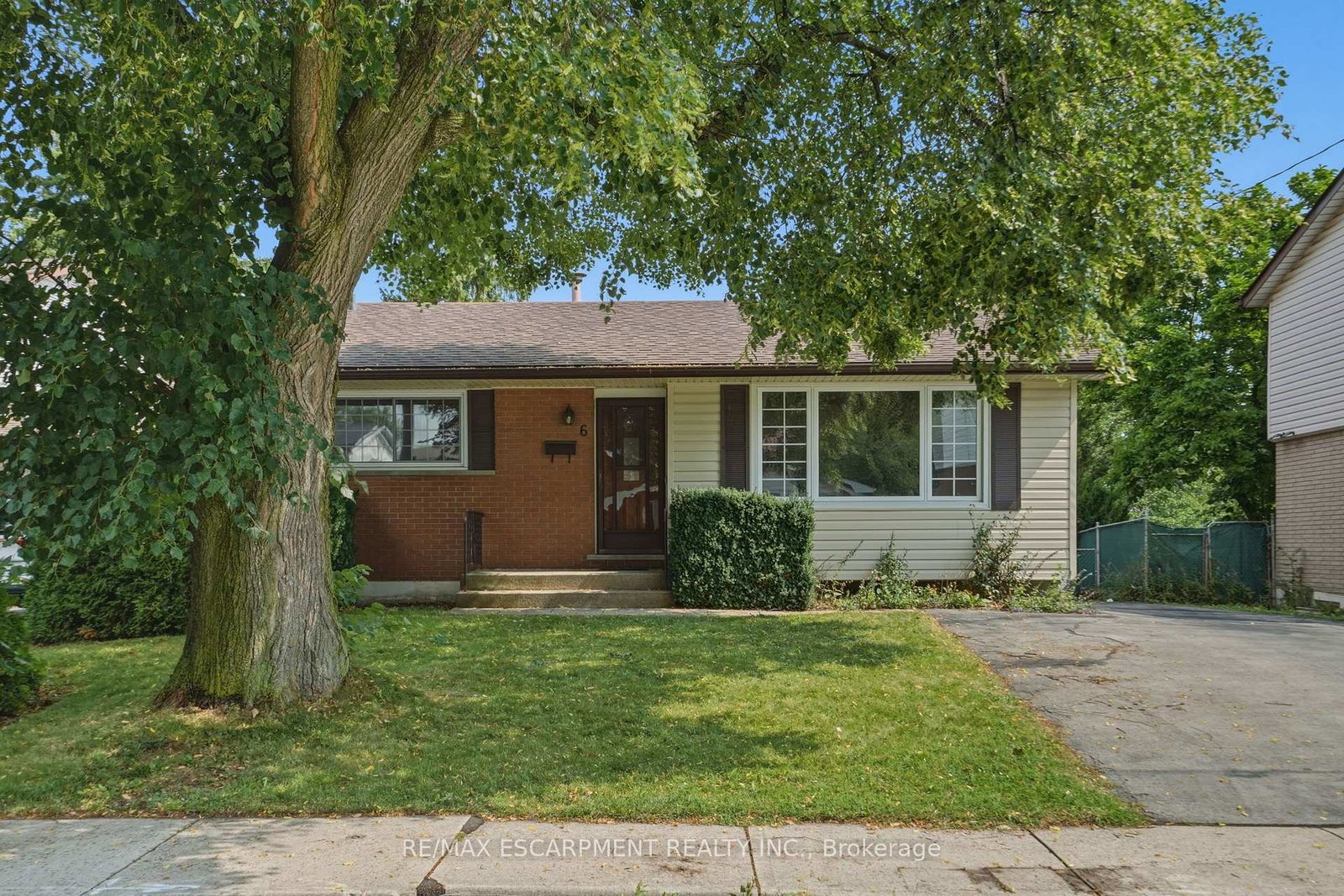 6-caprice-court-hamilton-ontario-x13629154