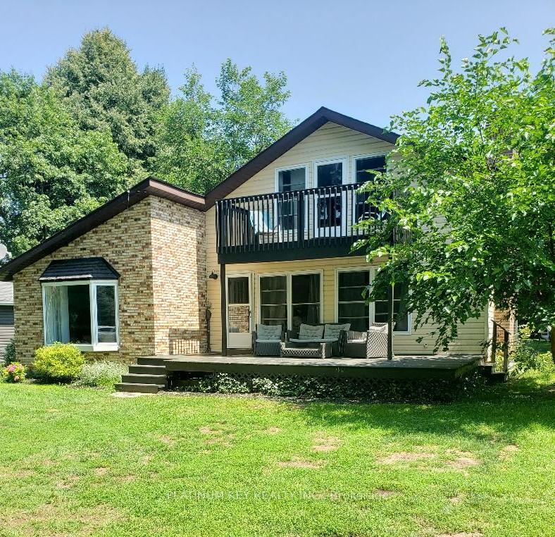 5409-oak-avenue-lambton-shores-ontario-x13629186