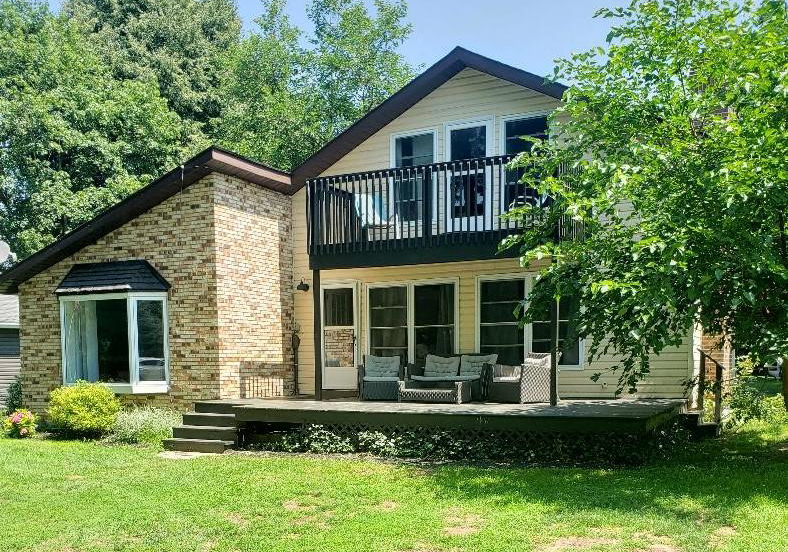 5409-oak-avenue-lambton-shores-ontario-x13629186