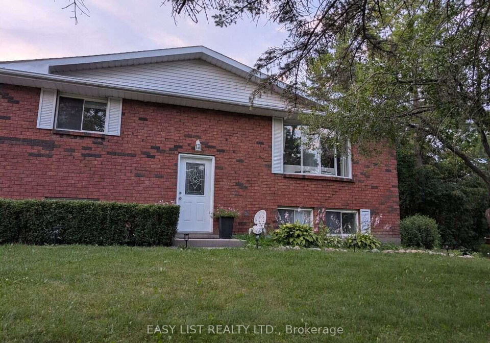 276-clonakilty-line-selwyn-ontario-x13629720