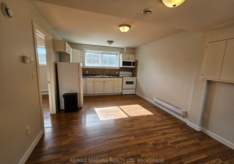 220-erie-st-street-port-colborne-ontario-x13629992