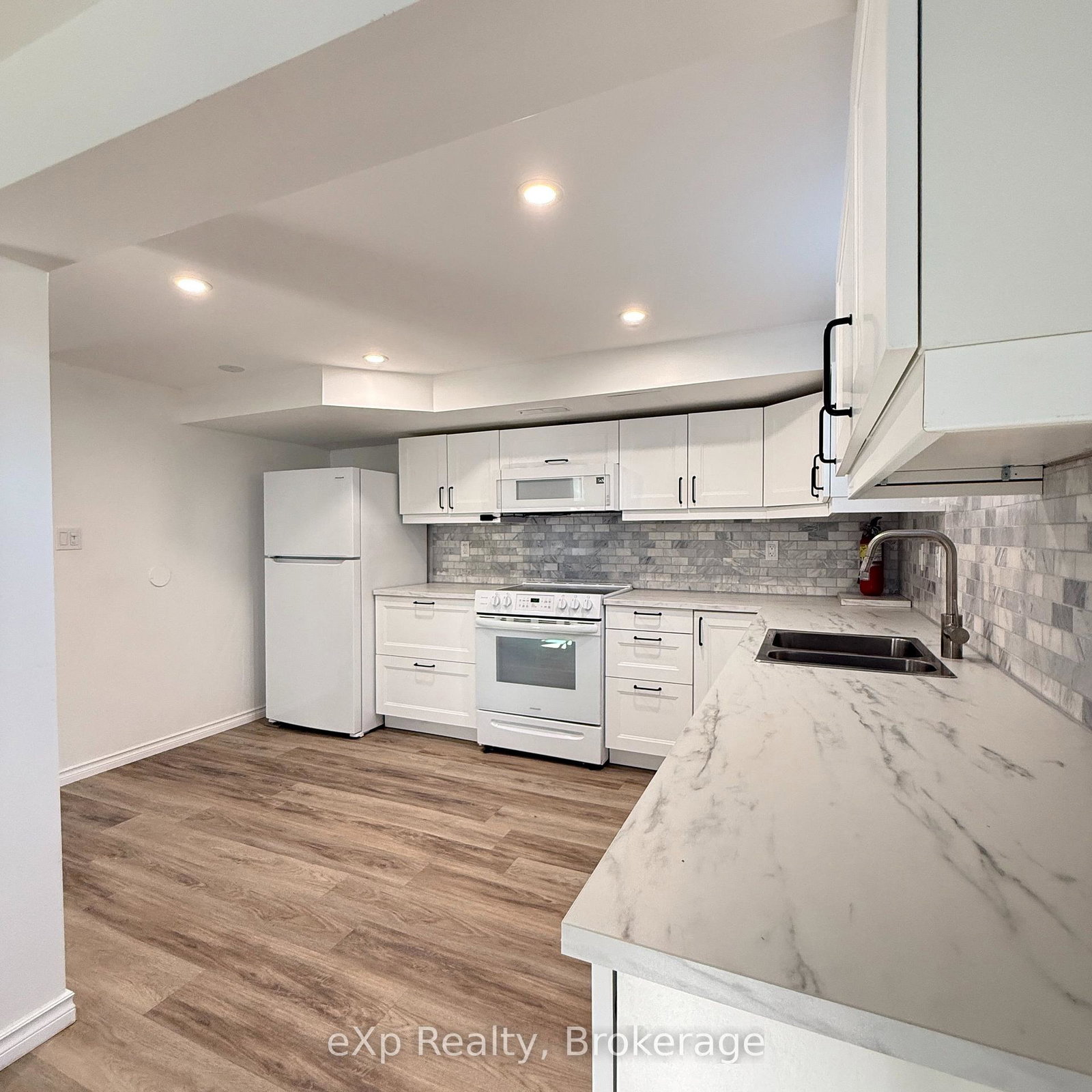 16-orchard-view-drive-quinte-west-ontario-x13630086