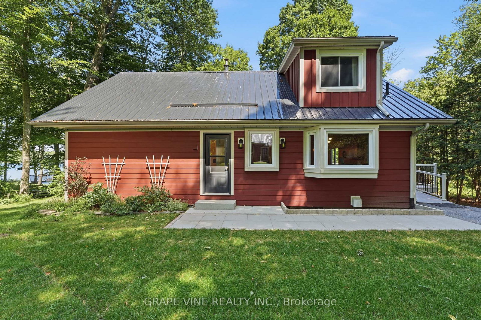 68-goodman-crescent-prince-edward-county-ontario-x13630204