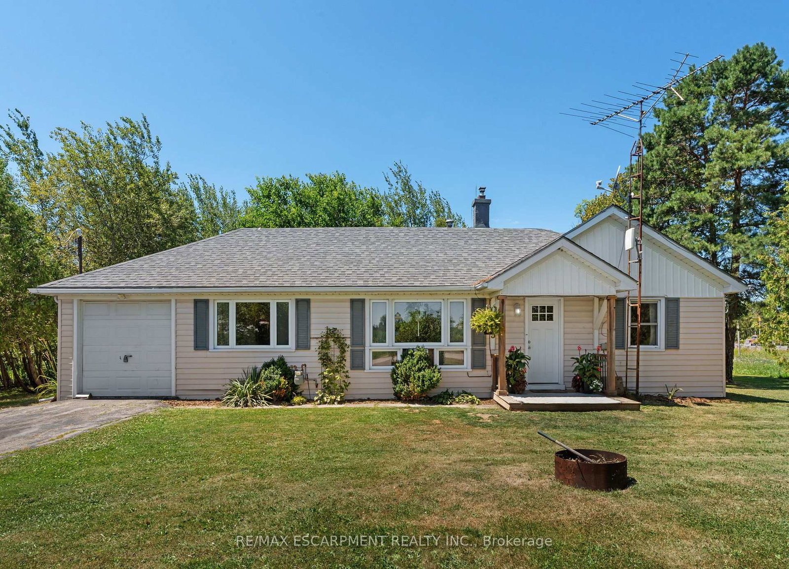 3-bousfield-lane-haldimand-ontario-x13630426