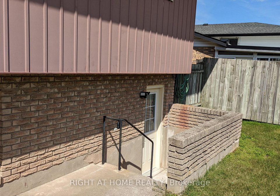 43-glenayr-place-welland-ontario-x13630550