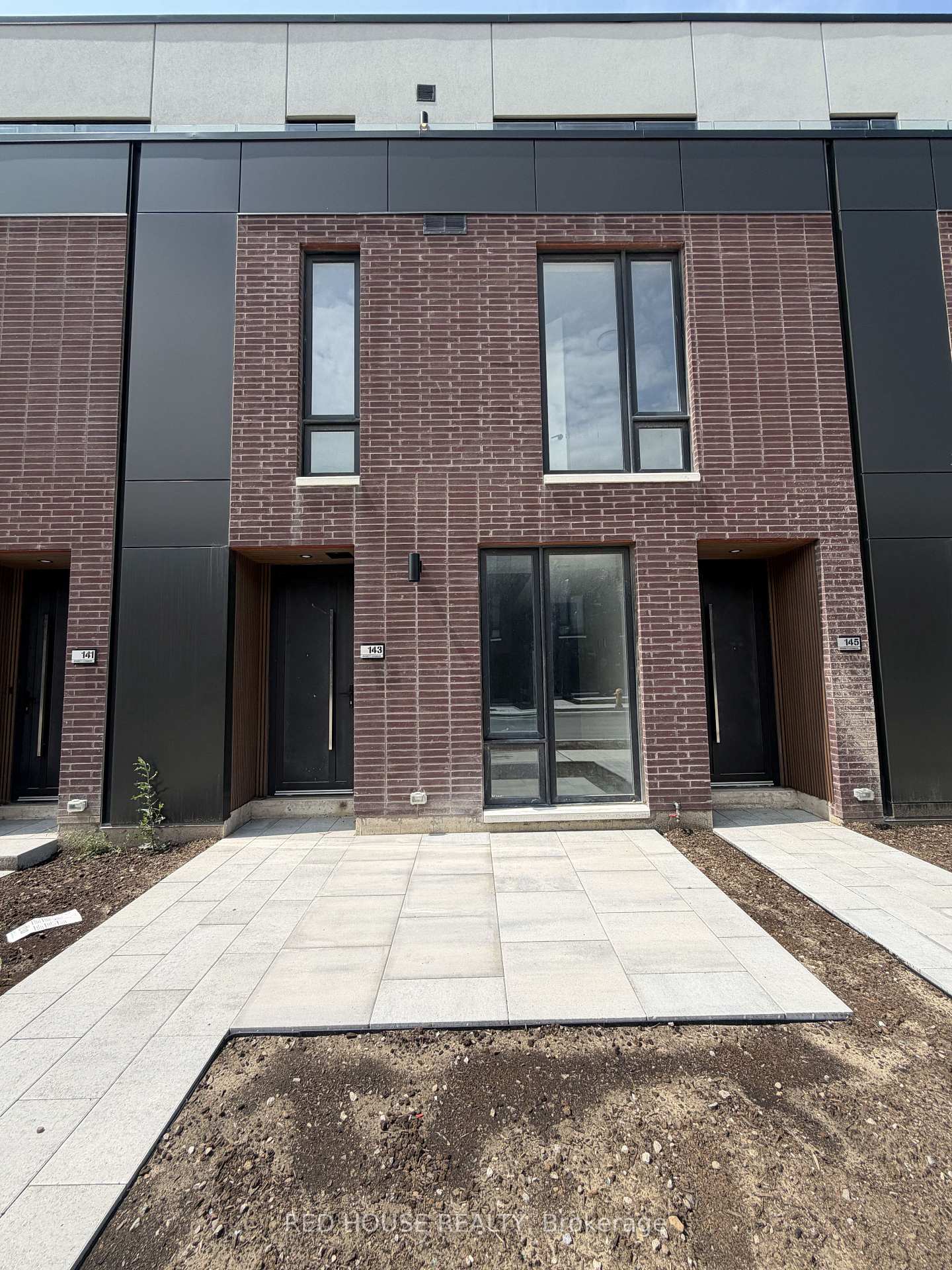 143-everett-common-st-catharines-ontario-x13630798