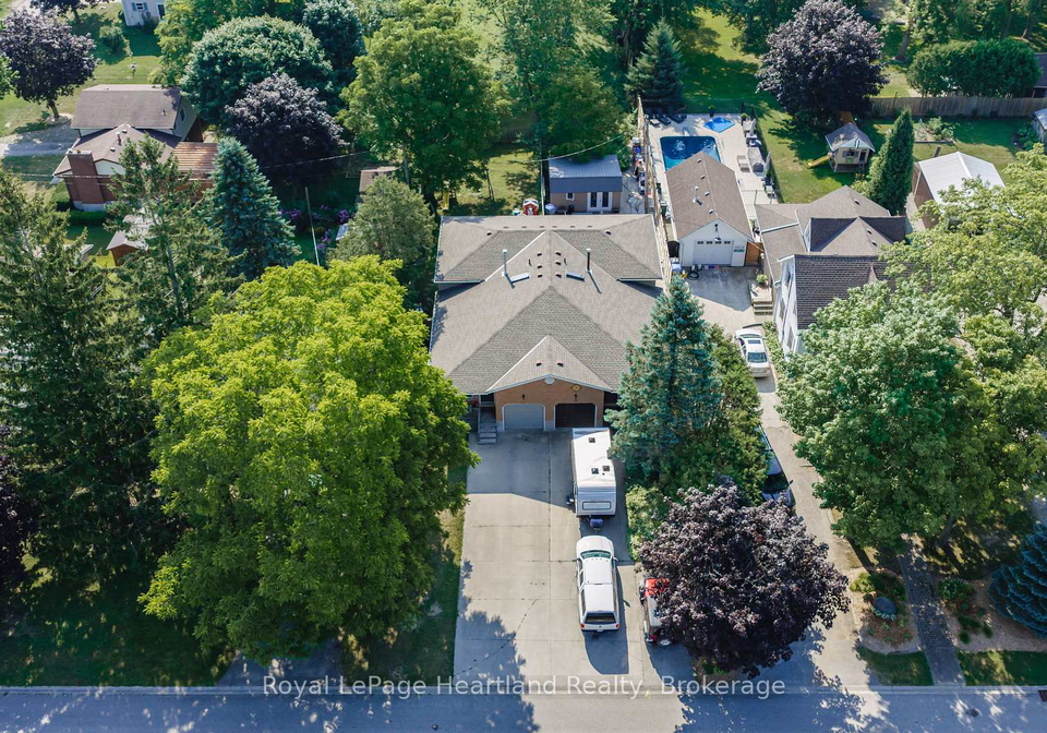 54-coleman-street-huron-east-ontario-x13631156