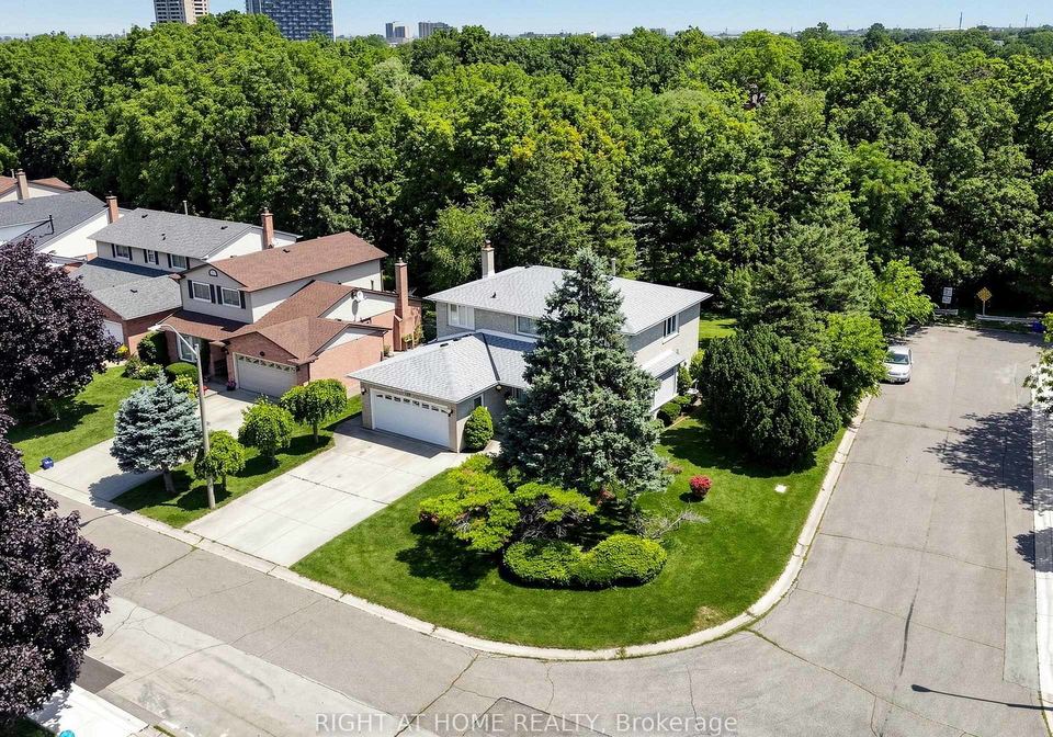 138-strawberry-drive-hamilton-ontario-x13631576
