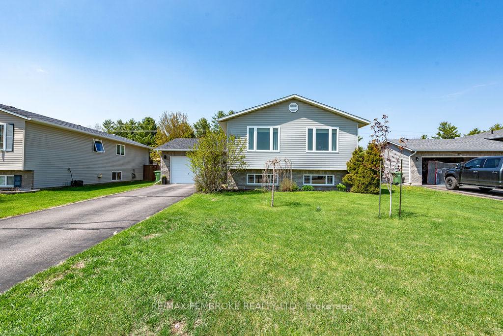 35-winfield-street-petawawa-ontario-x13631730