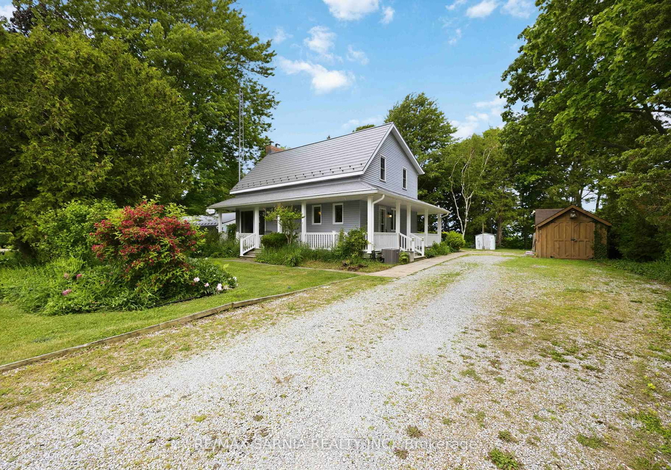 4656-lakeside-street-plympton-wyoming-ontario-x13631850