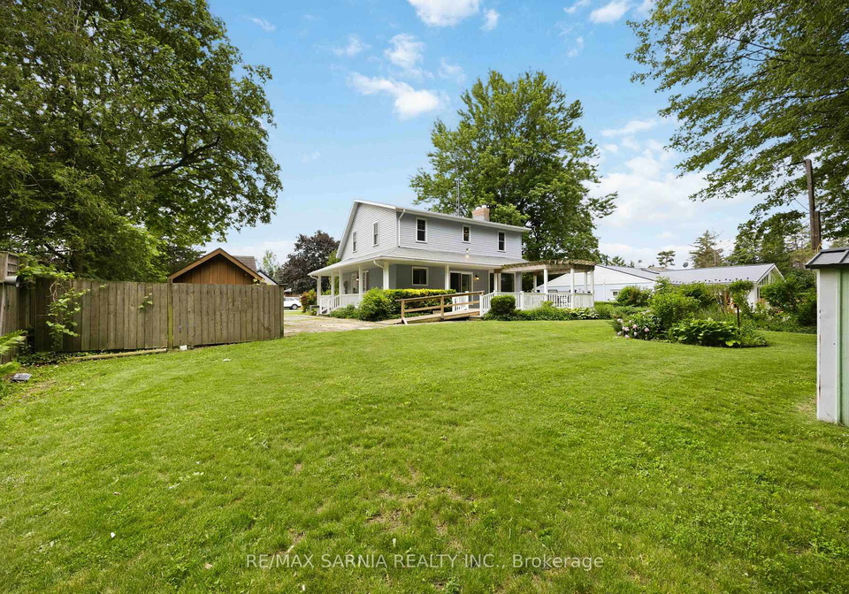 4656-lakeside-street-plympton-wyoming-ontario-x13631850