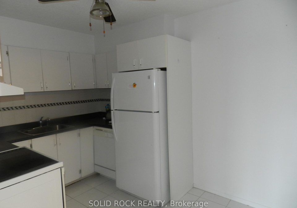 158-a-e-mcarthur-avenue-e-ottawa-ontario-x13631874
