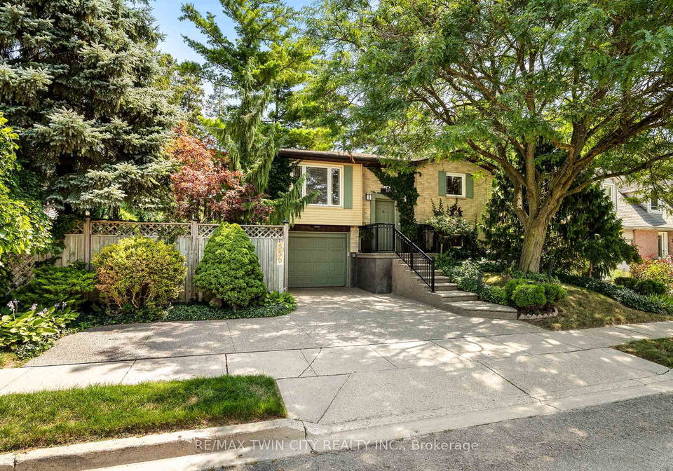 559-halberstadt-circle-cambridge-ontario-x13632228