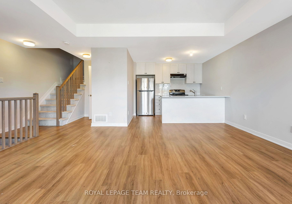 204-lillian-freiman-private-ottawa-ontario-x13632448
