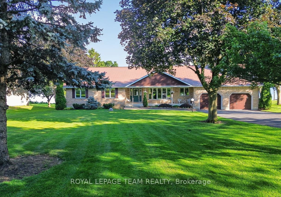1363-county-2-road-augusta-ontario-x13632520