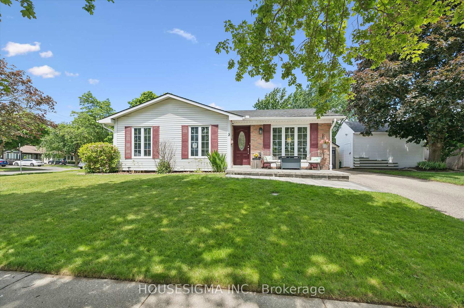 2-keewatin-avenue-kitchener-ontario-x13632588