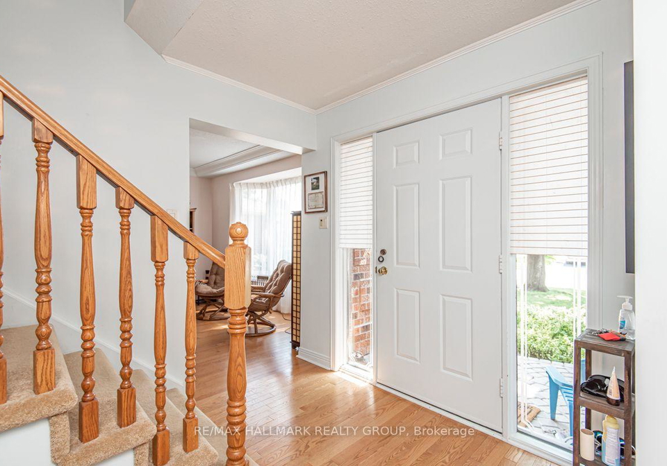 18-hesse-crescent-ottawa-ontario-x13632638