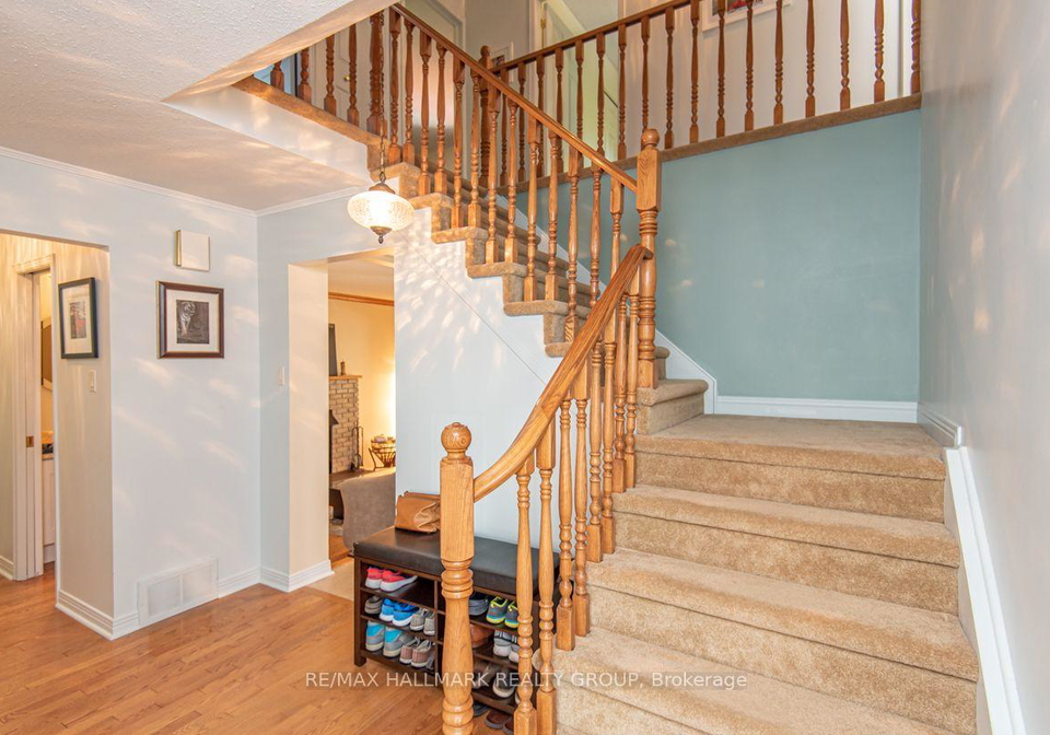 18-hesse-crescent-ottawa-ontario-x13632638