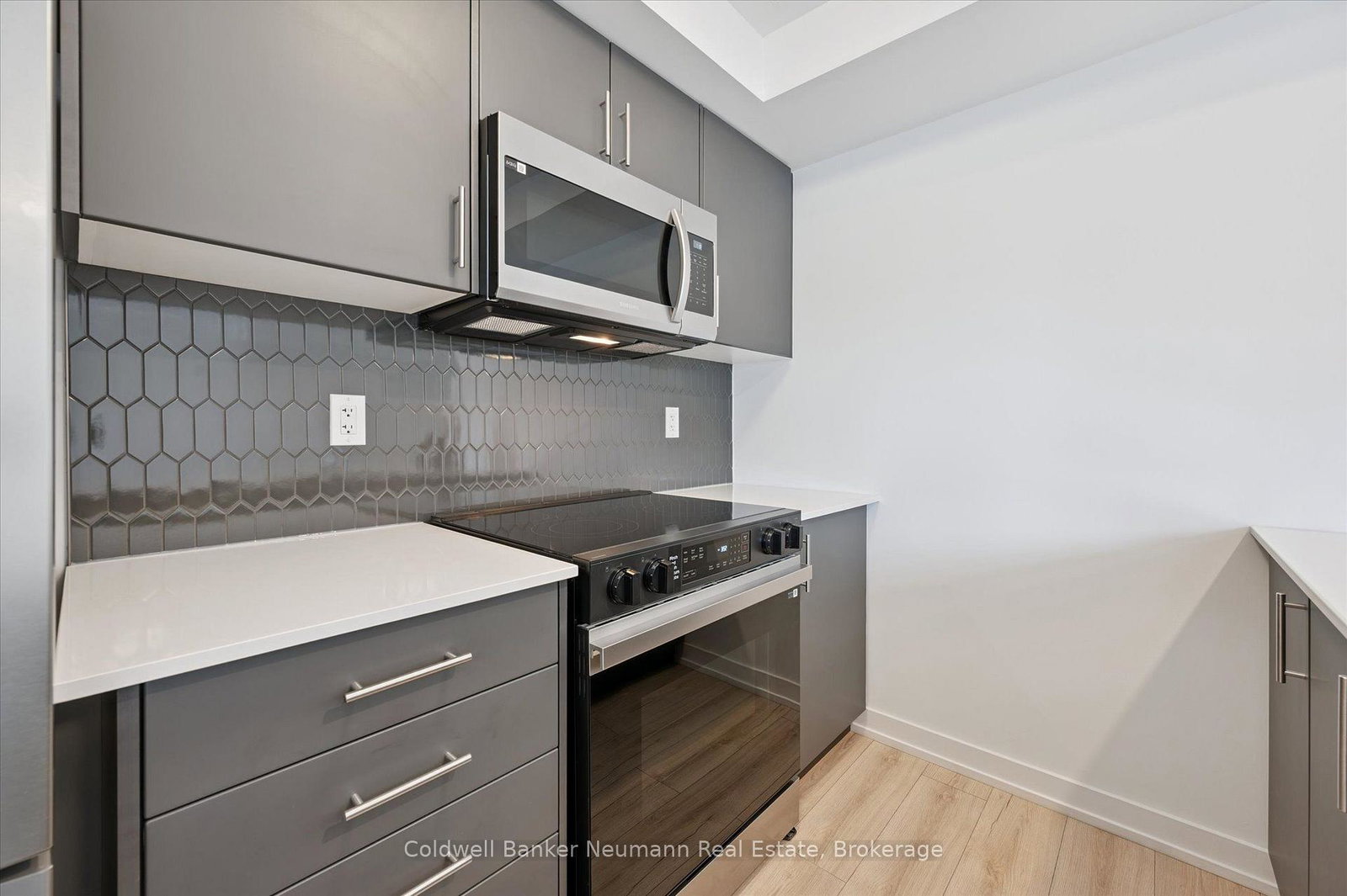 940-st-david-street-n-centre-wellington-ontario-x13633030