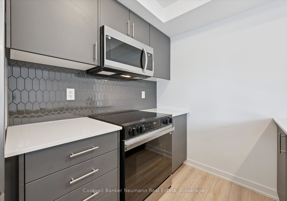 940-st-david-street-n-centre-wellington-ontario-x13633030