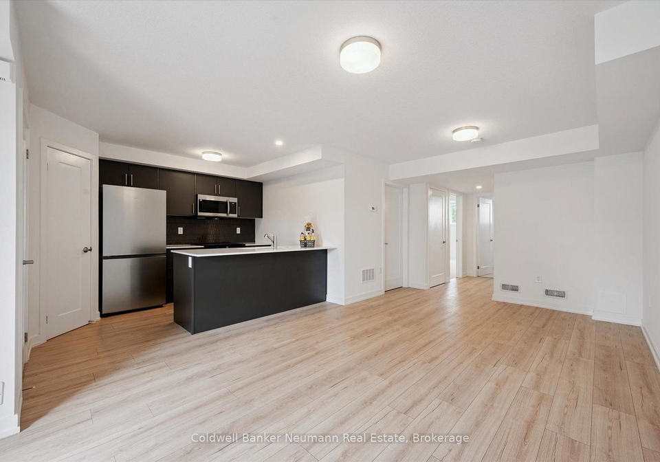 940-st-david-street-n-centre-wellington-ontario-x13633030