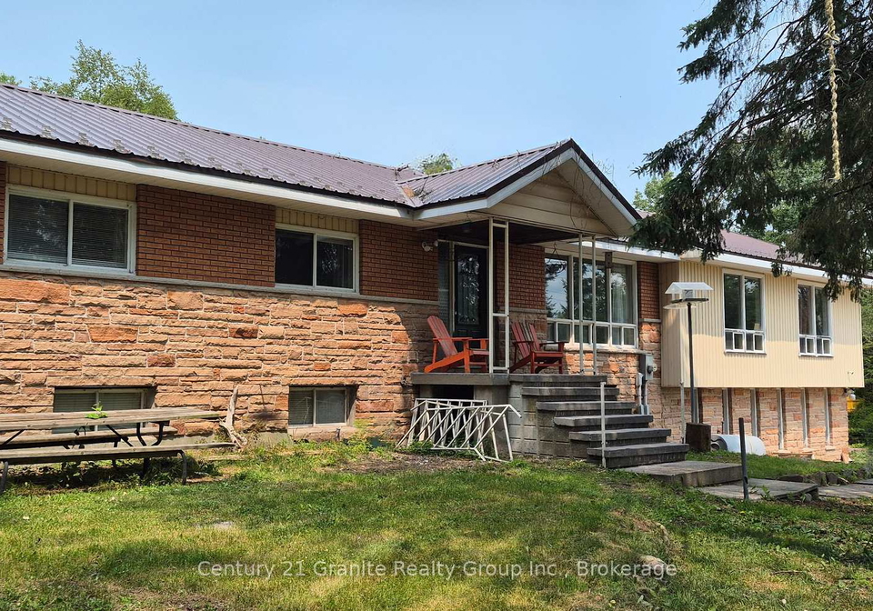 3985-loop-road-dysart-et-al-ontario-x13633044