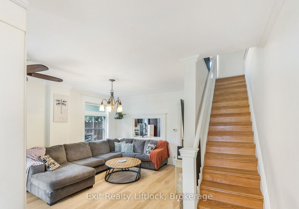 592-sherbrooke-street-peterborough-ontario-x13633282