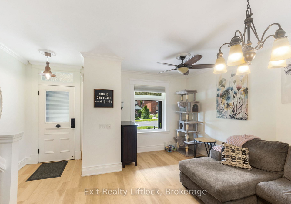 592-sherbrooke-street-peterborough-ontario-x13633282