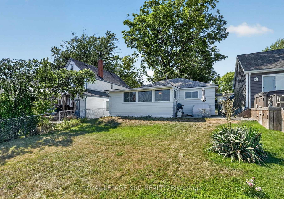 3779-crystal-beach-drive-fort-erie-ontario-x13633664