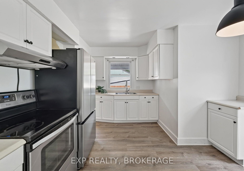 650-hillside-drive-gananoque-ontario-x13634636
